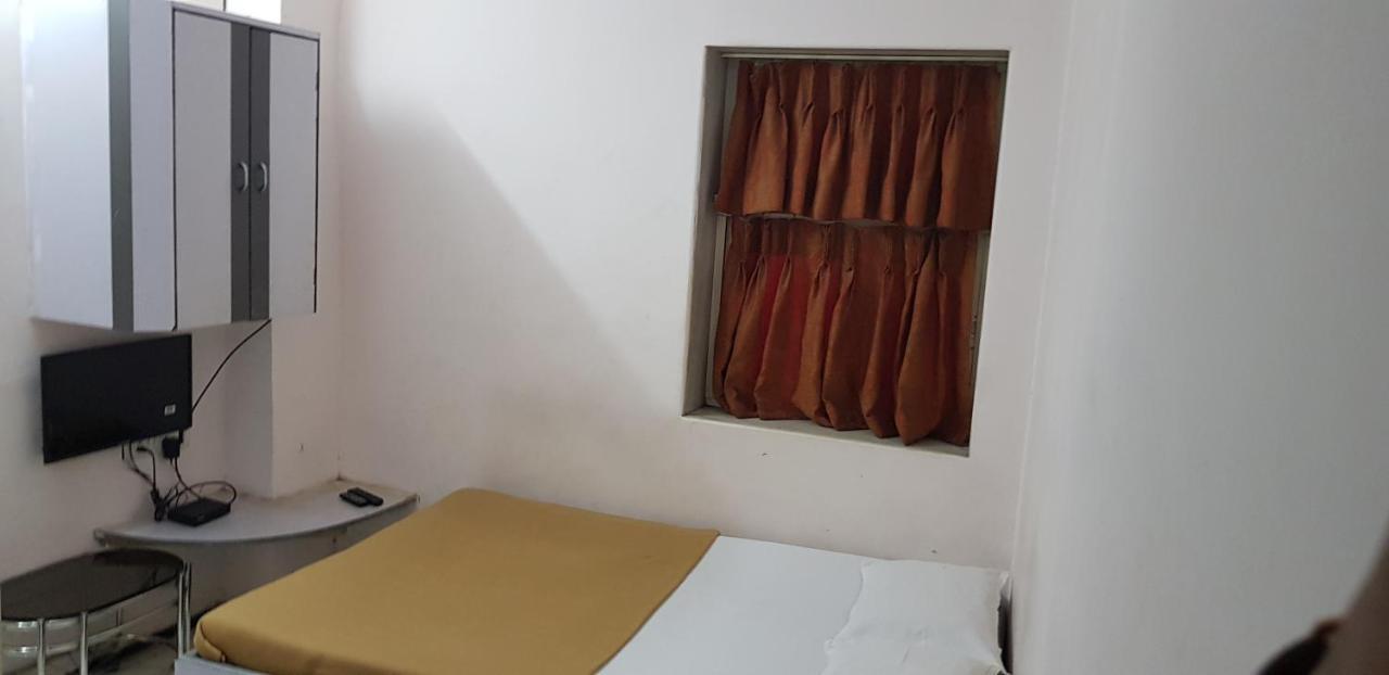New Metro Guest House - Mumbai — Photos 2
